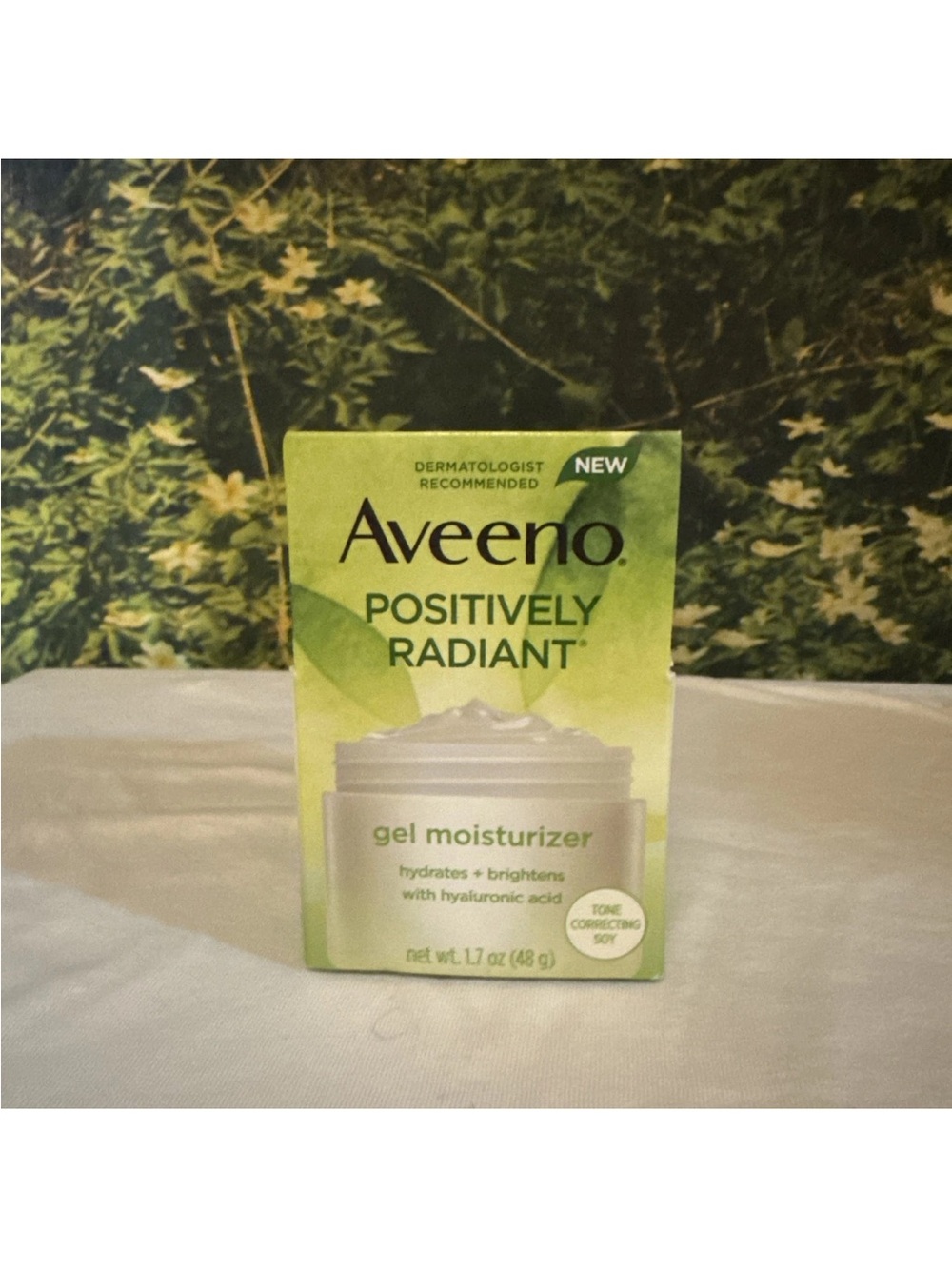 ⭐️Aveeno Positively Radiant Gel Moisturizer — Green⭐️3/$25